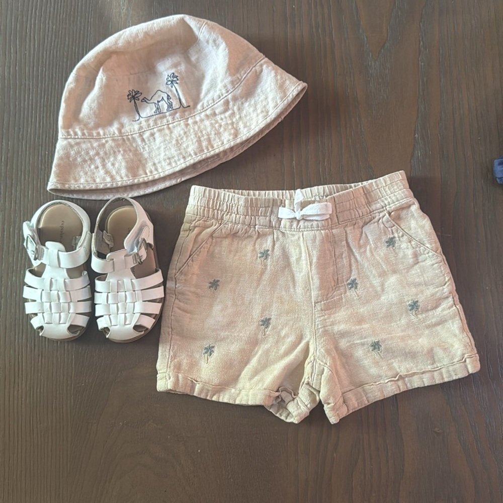 Janie & Jack Beige Shorts, Bucket Hat and Cupcakes & Cashmere sandals set